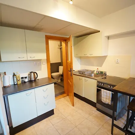 V Aldrovskem Triu Apartment